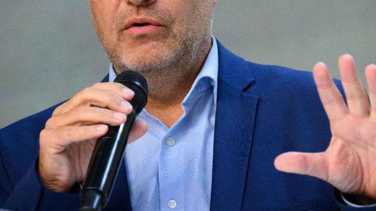 Eski bakan milletvekilliğinden istifa etti! Parti içinde büyük kaos