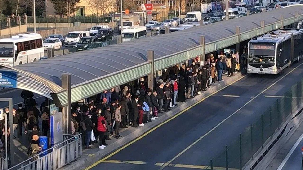 İstanbul’da Zafer Bayramı coşkusu! Toplu taşıma ve müzelerde ücretsiz hizmet