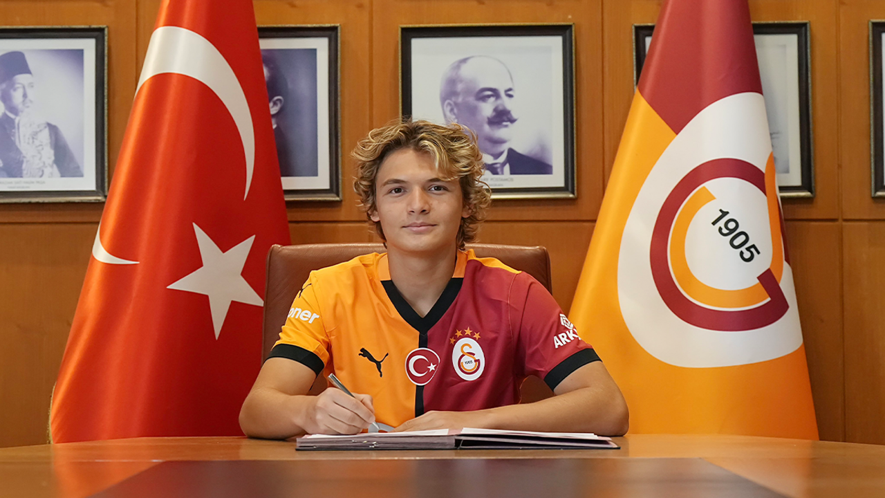 Efe Akman İspanyol ekibine imzayı attı