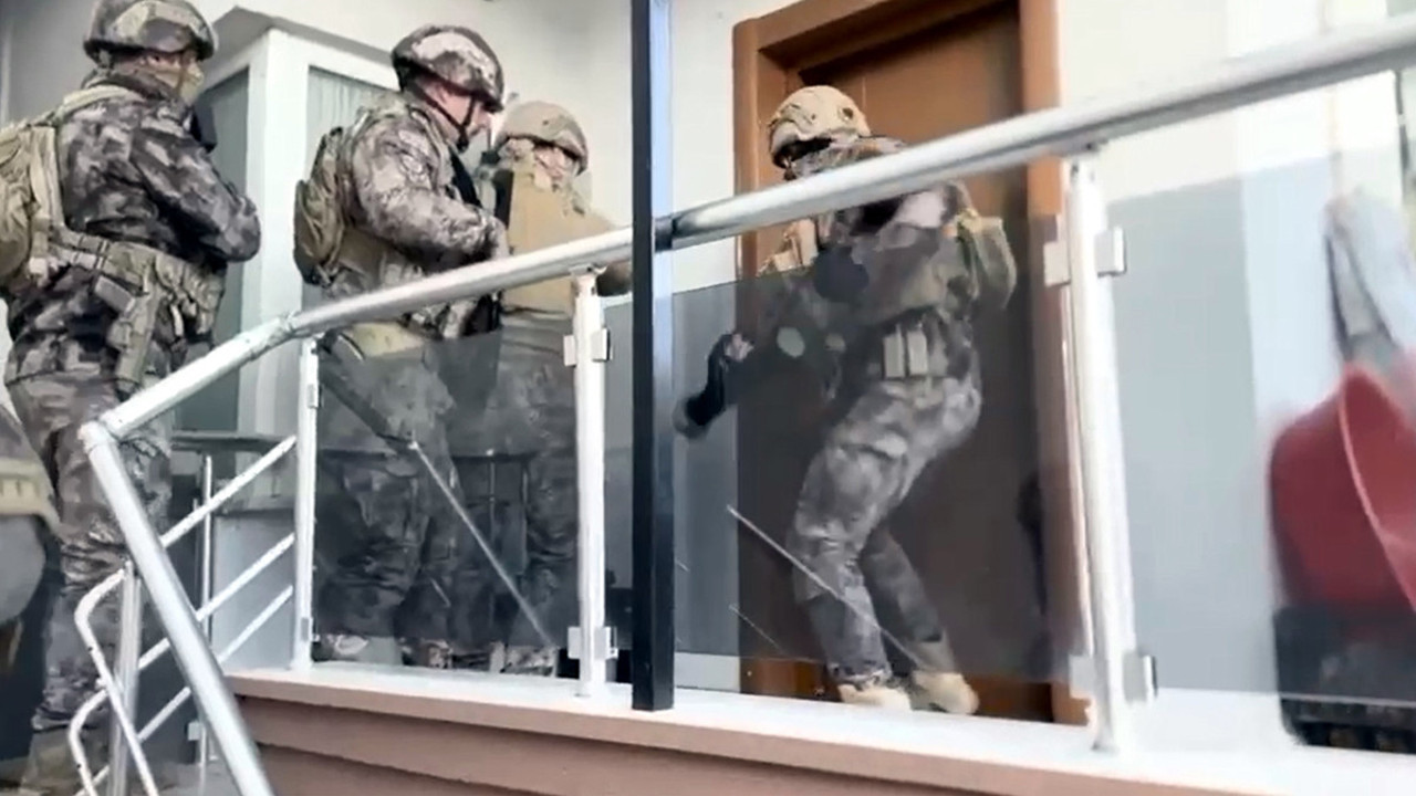 Bağ evine operasyon! Firari olarak aranıyorlardı