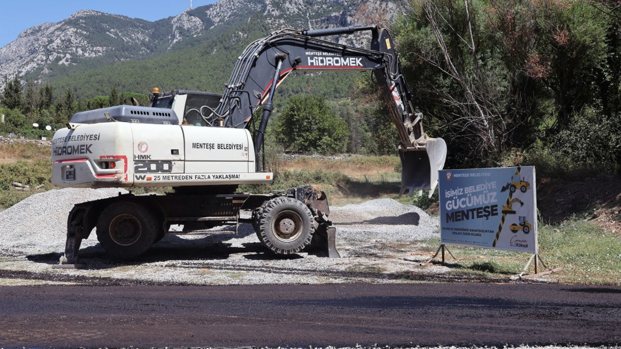 Menteşe’de yollar yenileniyor: Güvenli ulaşım için dev adım!