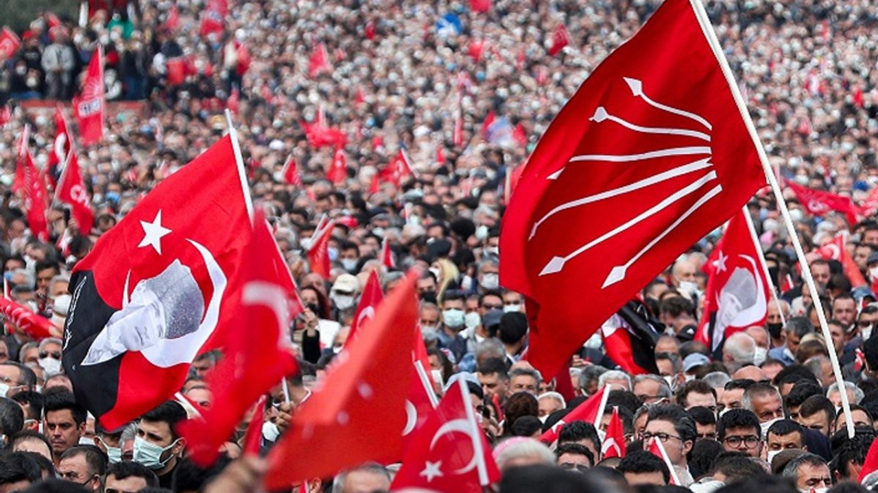 CHP’nin önemli ismi siyasete veda etti. Beklenmedik karar