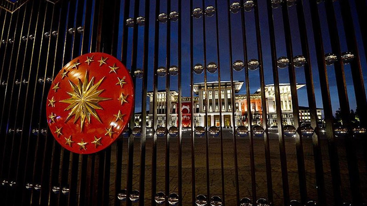 Saray'daki o ismi hedef aldı!