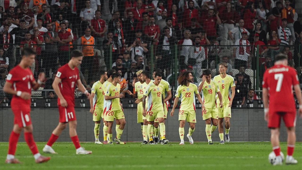 Spor yazarları Türkiye-İspanya maçını değerlendirdi! "Konya'da kapkara gece"