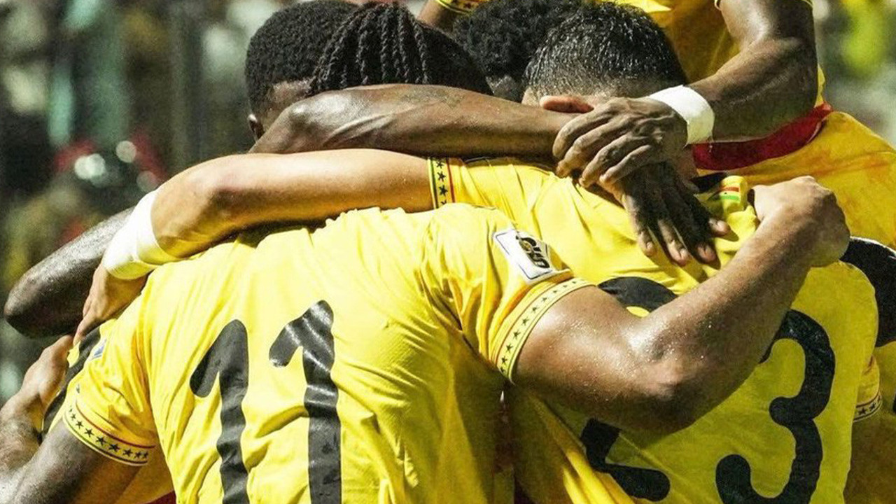 Fenerbahçe'nin yıldızları kapıştı! Djiku giderayak Nene'yi üzdü