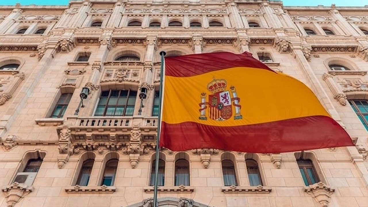 İspanya, İsrailli iki bakanın ülkeye girişini yasakladı