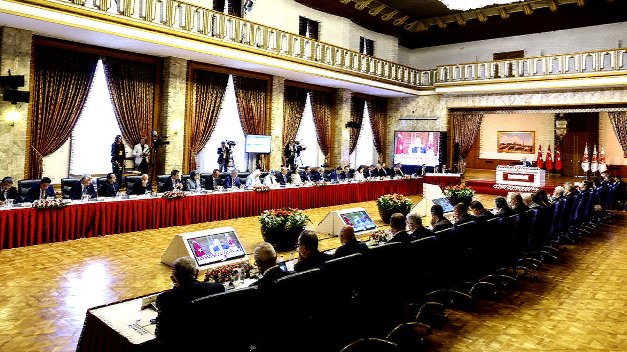 MHP’nin ‘Öcalan’ talebi komisyona geliyor! Açılım tiyatrosu kaldığı yerden devam ediyor…