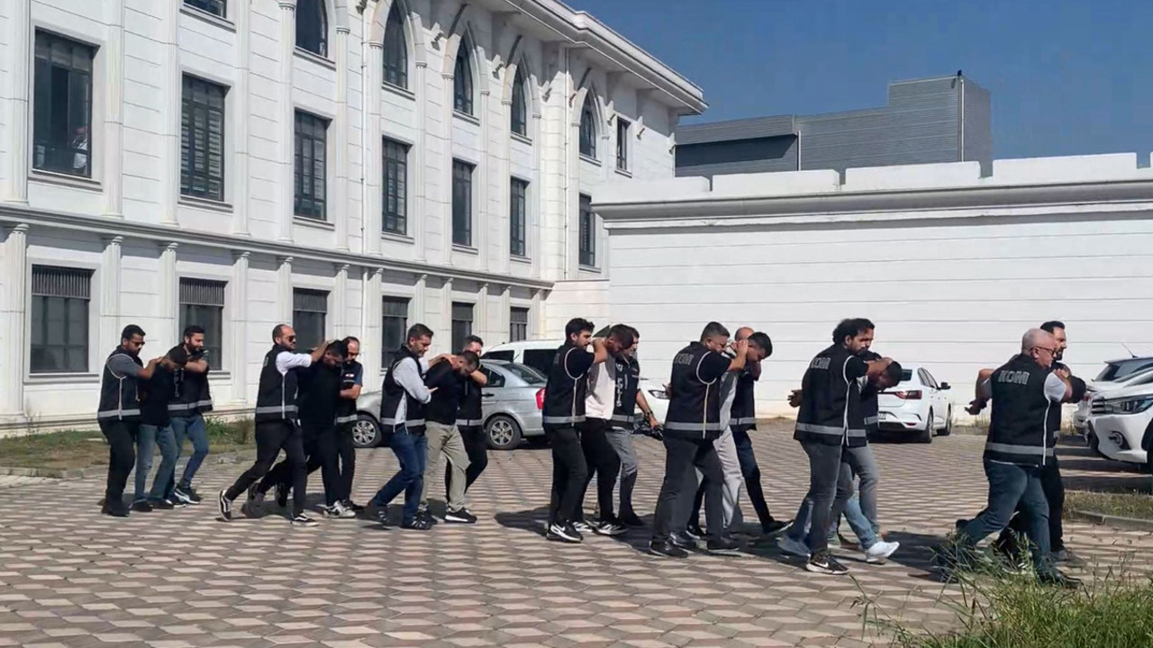 Hac organizasyonu sahibine suikast girişimi! Balistik yelek ve milyonlar ele geçirildi