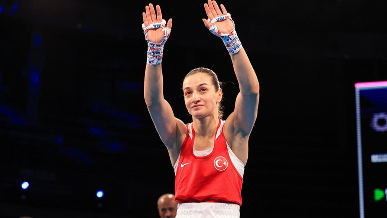 Buse Naz Çakıroğlu Dünya Şampiyonası'nda 4. kez finale yükseldi