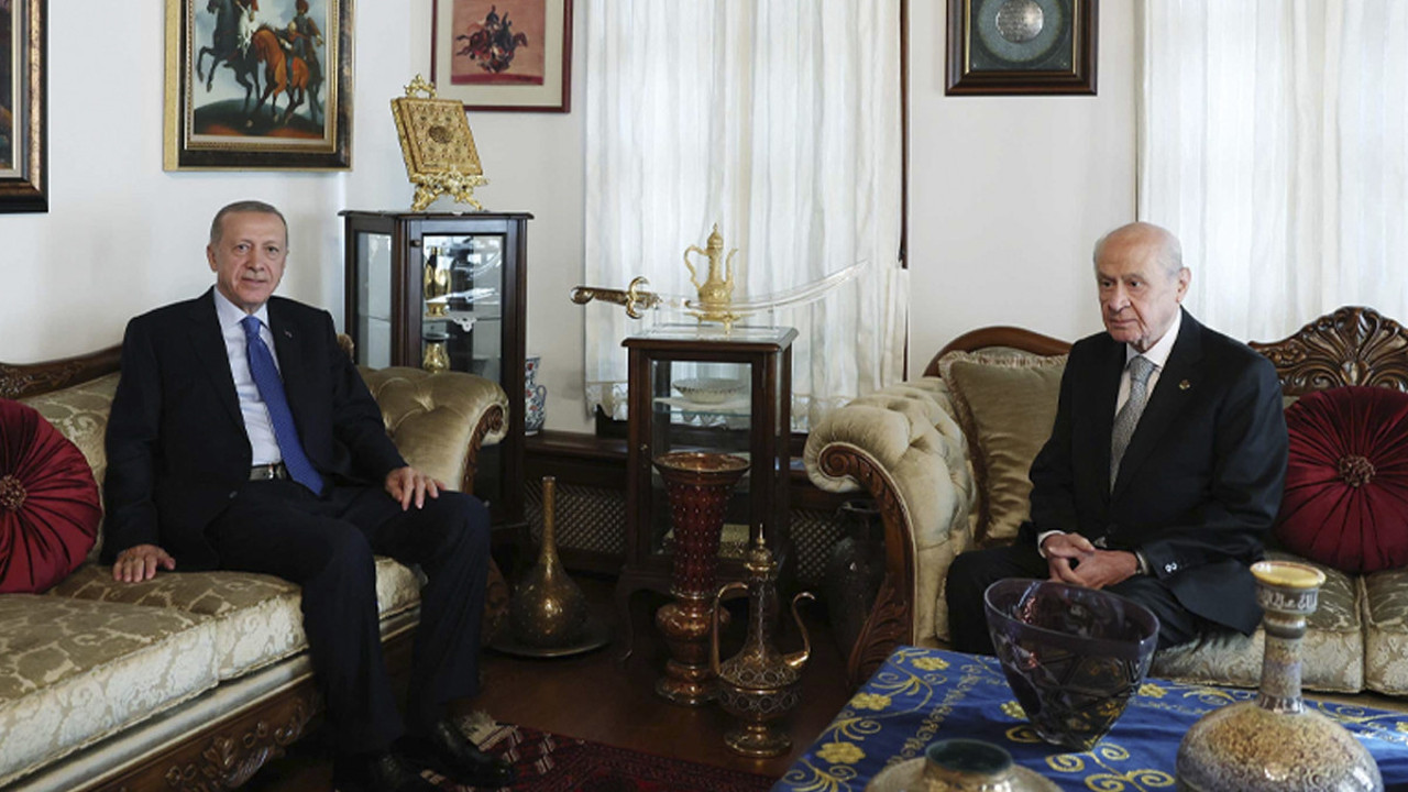 Danışmandan şoke eden uyarı: Erdoğan ve Bahçeli'nin üzerine oyunlar kuruluyor!