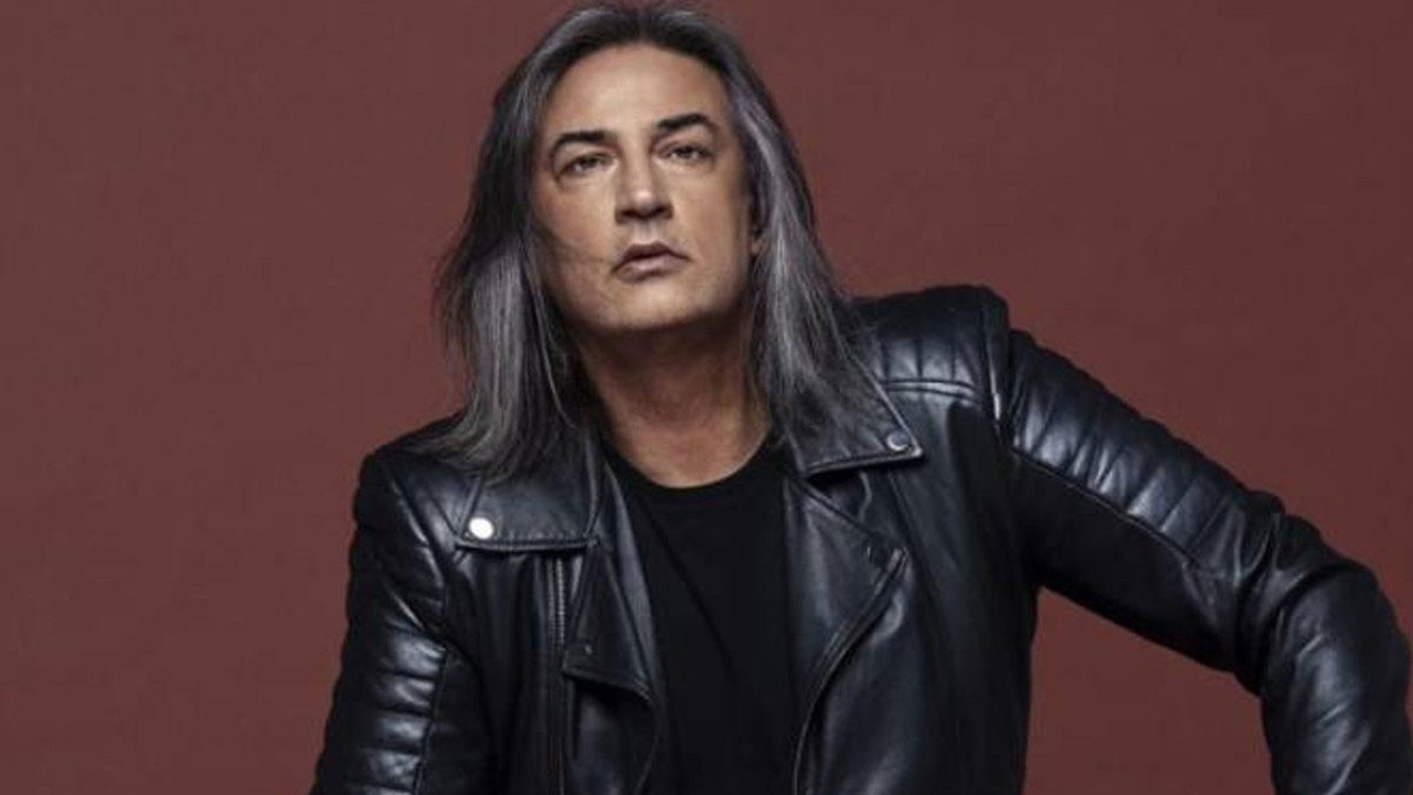 Şarkıcı Çelik Erişçi takipçisinin mesajlarını ifşa ederek isyan etti! İnsan babasından isteyemez!