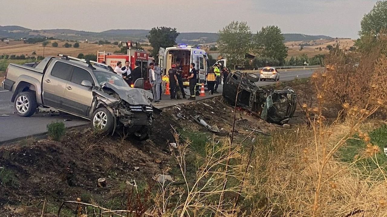 Eski belediye başkanı feci kazada hayatını kaybetti! Eşi yaralandı