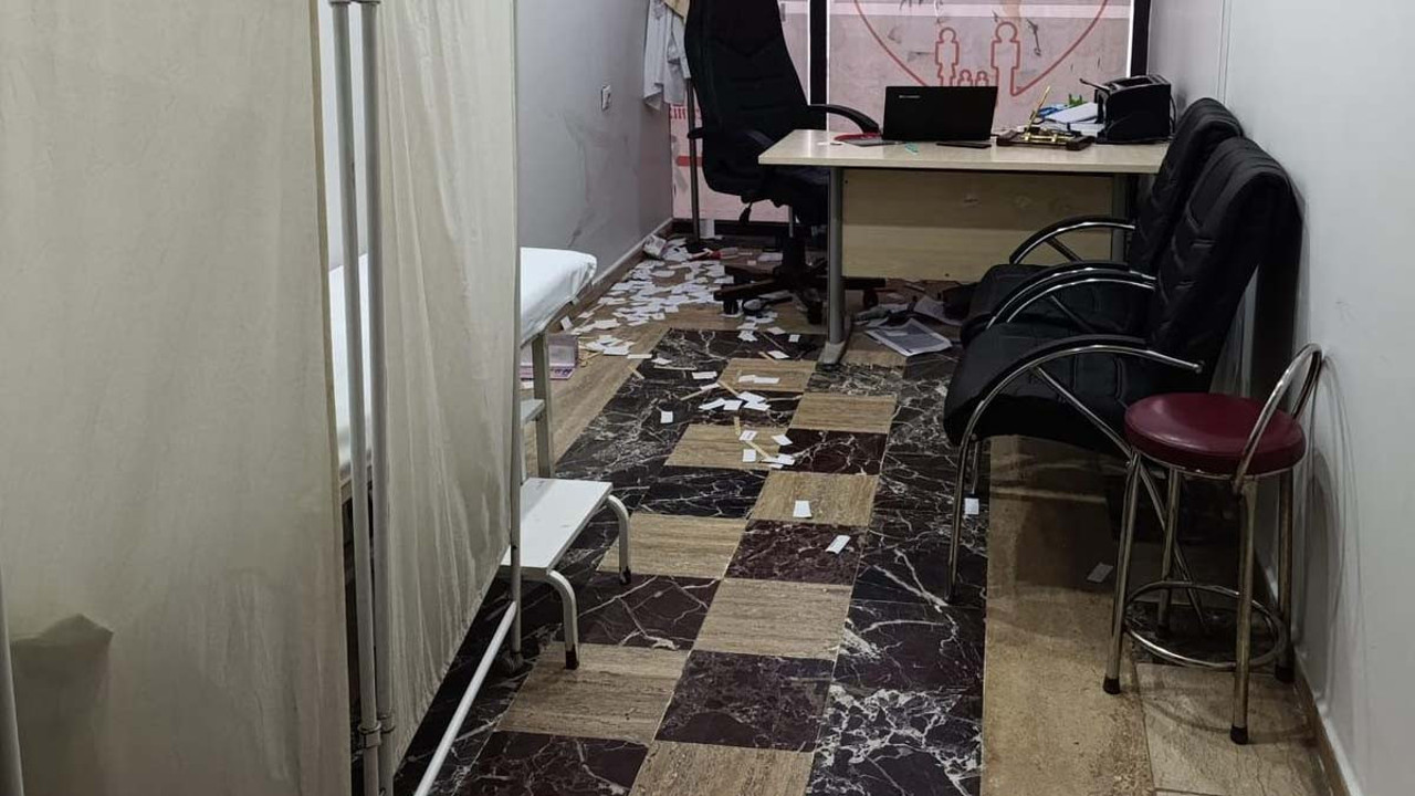 Sıra numarası kavgası kanlı bitti! Doktor yaralandı