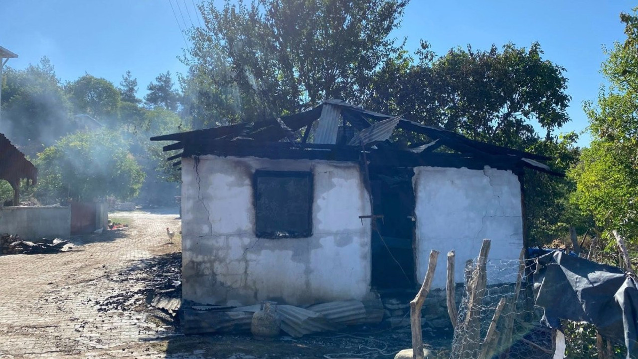 Sinop’ta korkutan yangın: 1 ev kullanılamaz hale geldi