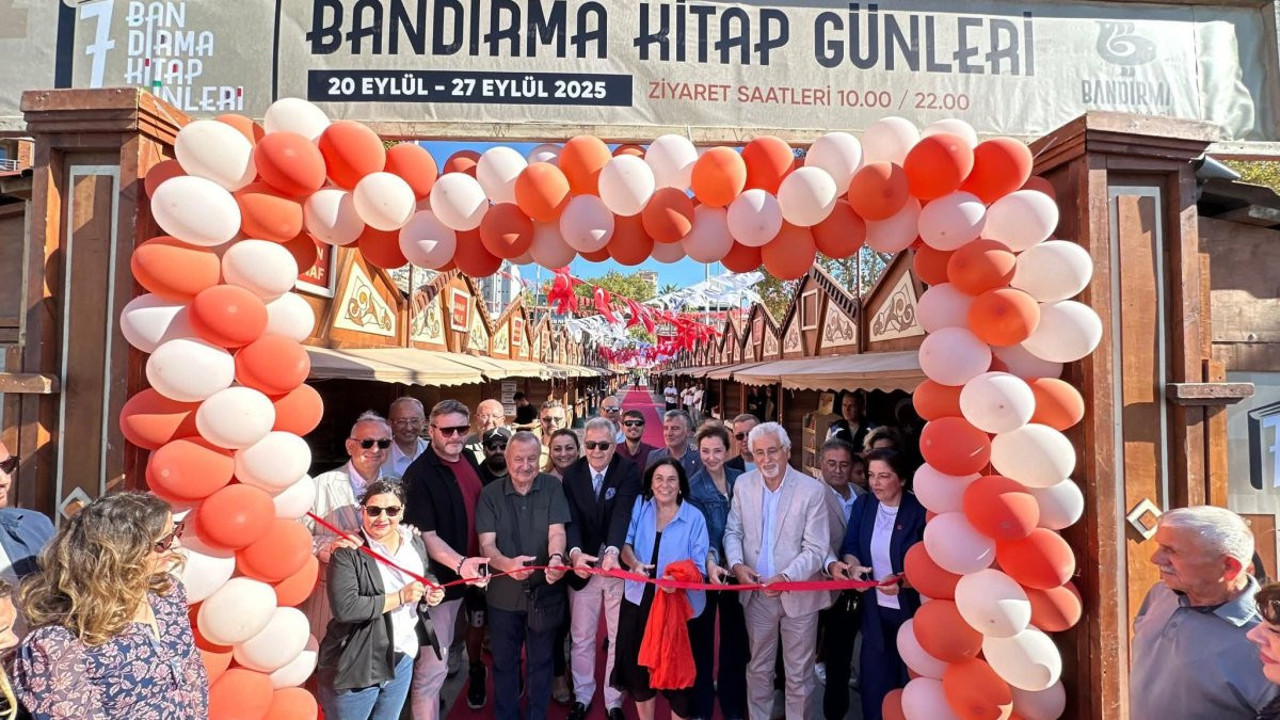 Bandırma’da edebiyat şöleni: Kitap günleri başladı!