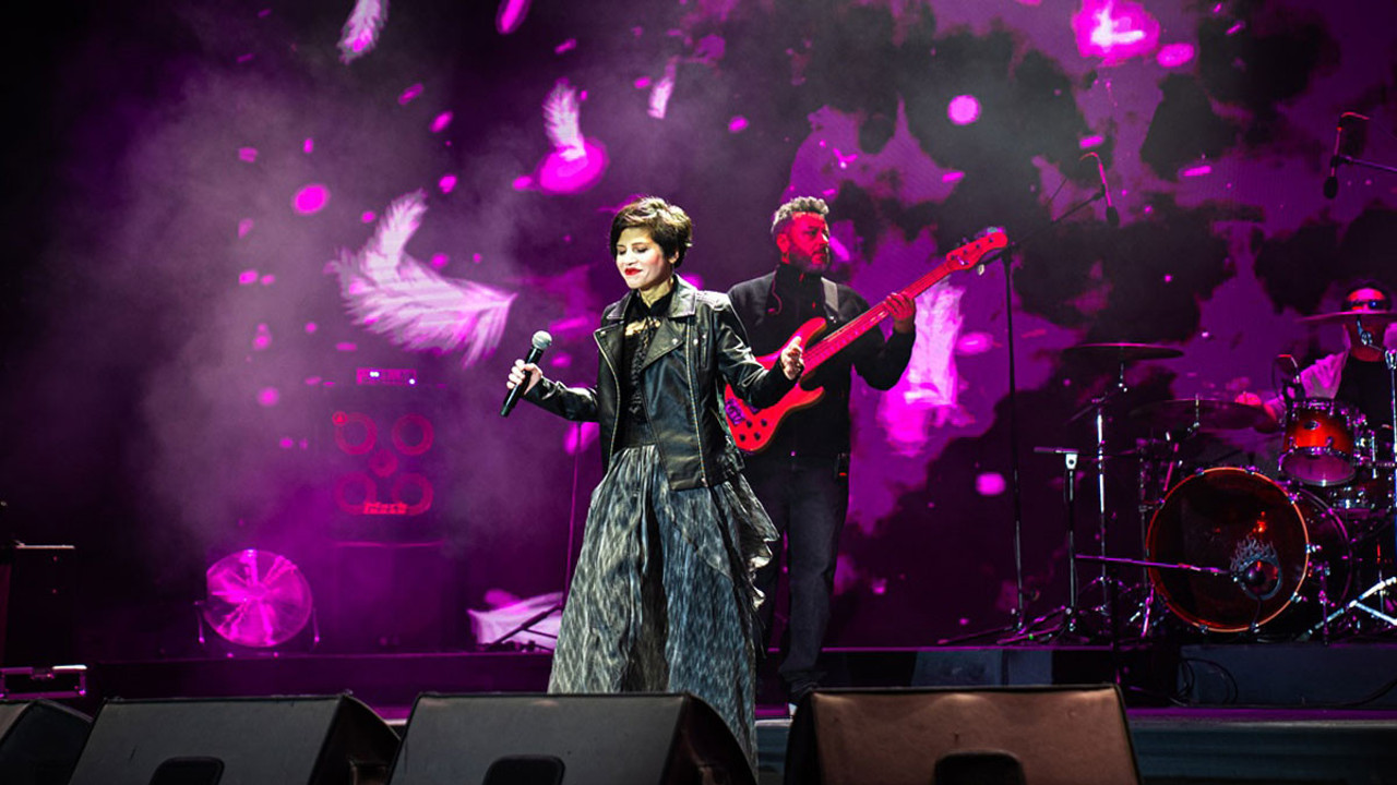 Ünlü şarkıcı Aydilge'den Filistin'e destek