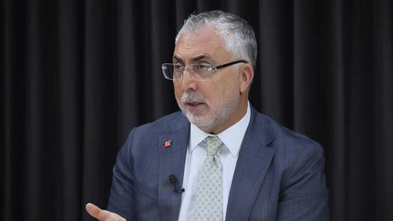 Bakan Vedat Işıkhan, emeklileri canlı yayında çileden çıkardı! Tepkiler çığ gibi büyüdü...