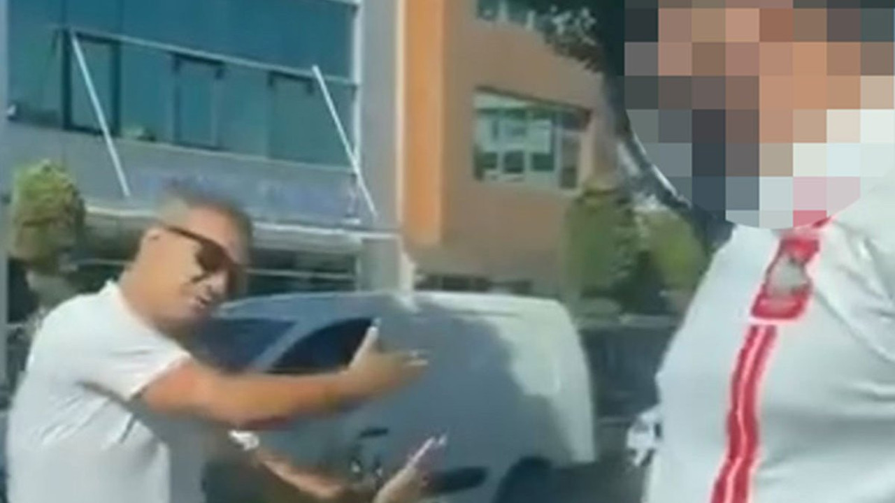 Trafik magandası Ukraynalı sürücünün aracını yumrukladı!