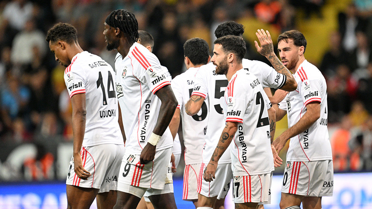 Kayseri'de ilklerin gecesi: Beşiktaş'ın yıldızları sahneye çıktı