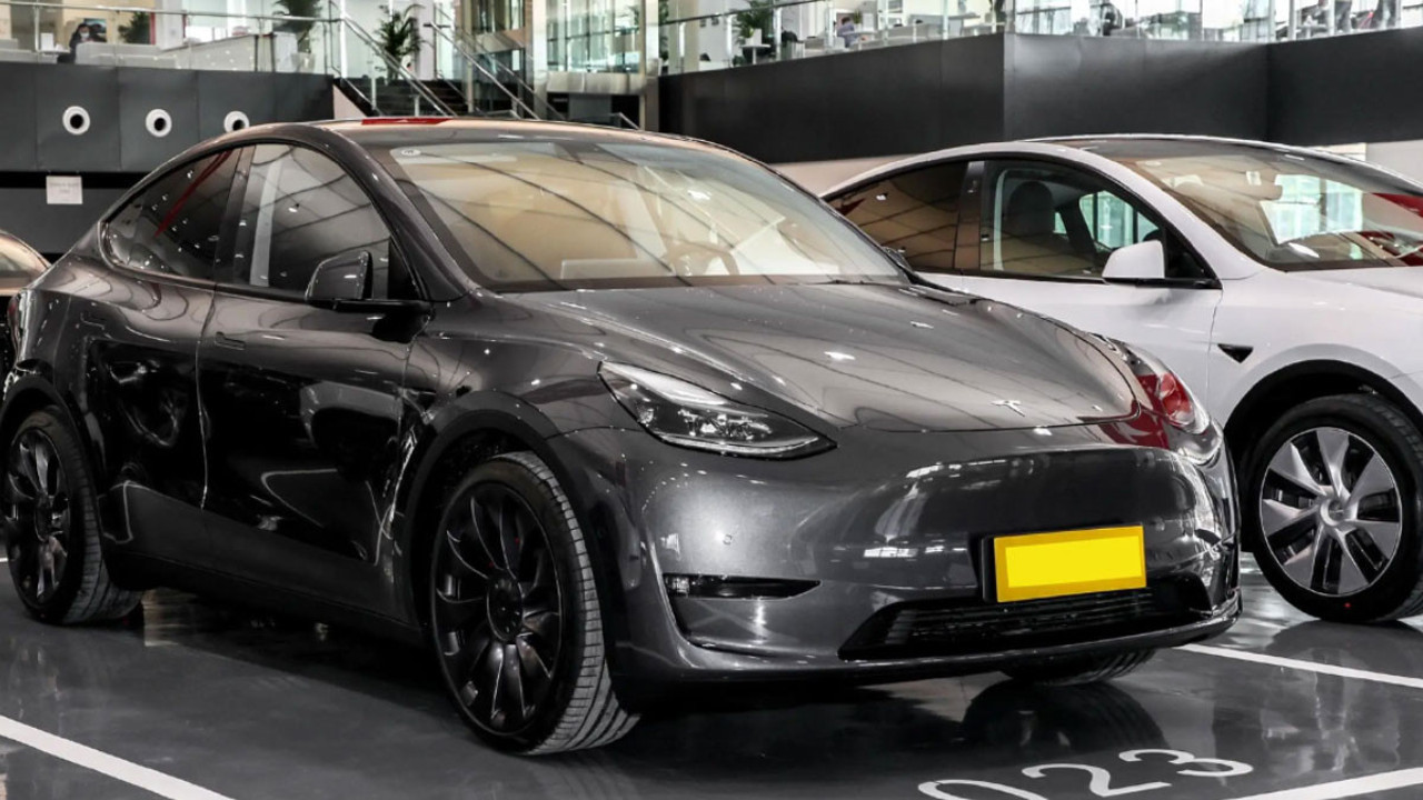 Tesla'da alarm zilleri çalıyor: 2025'te ciddi düşüş yaşandı!