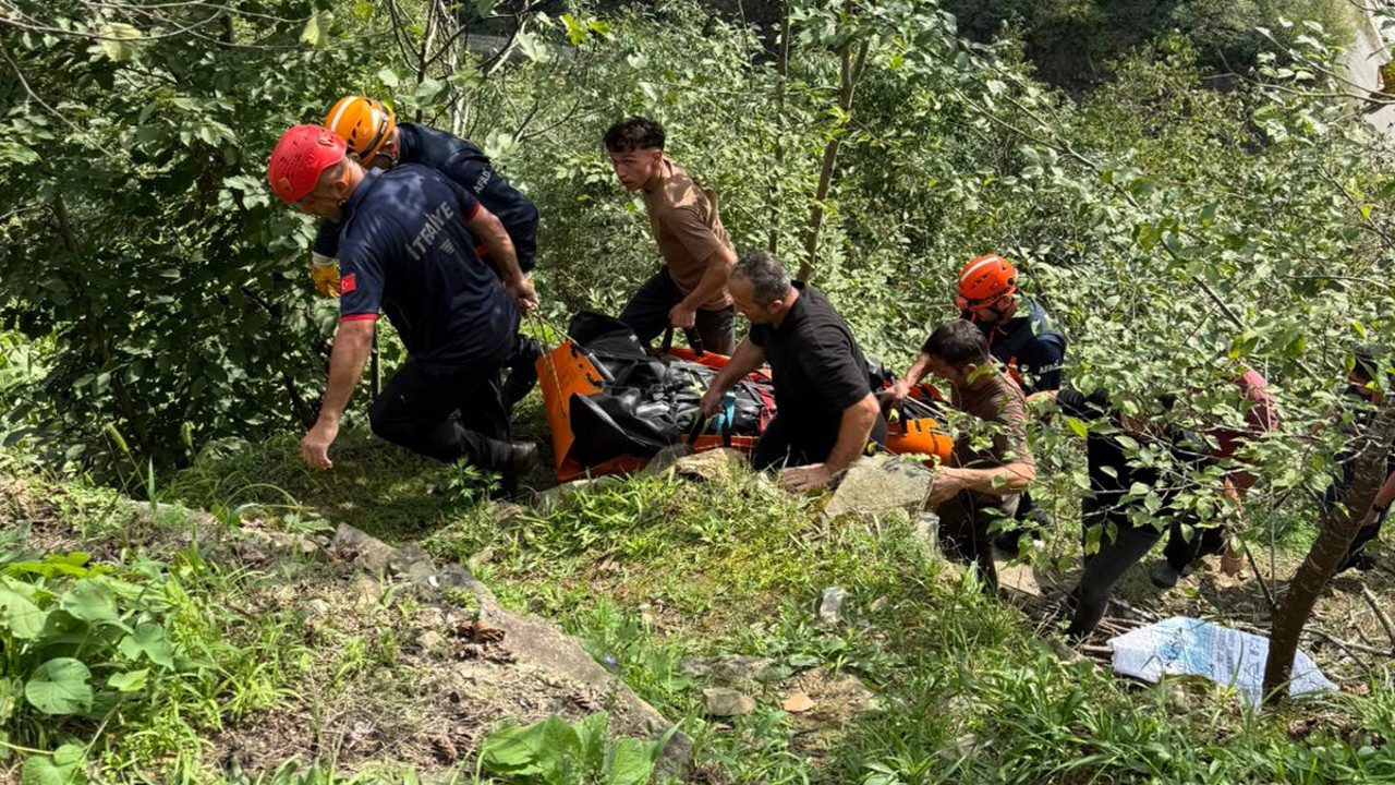Giresun’da kamyonet dereye uçtu! Ölü ve yaralı var: Ekipler zamanla yarıştı