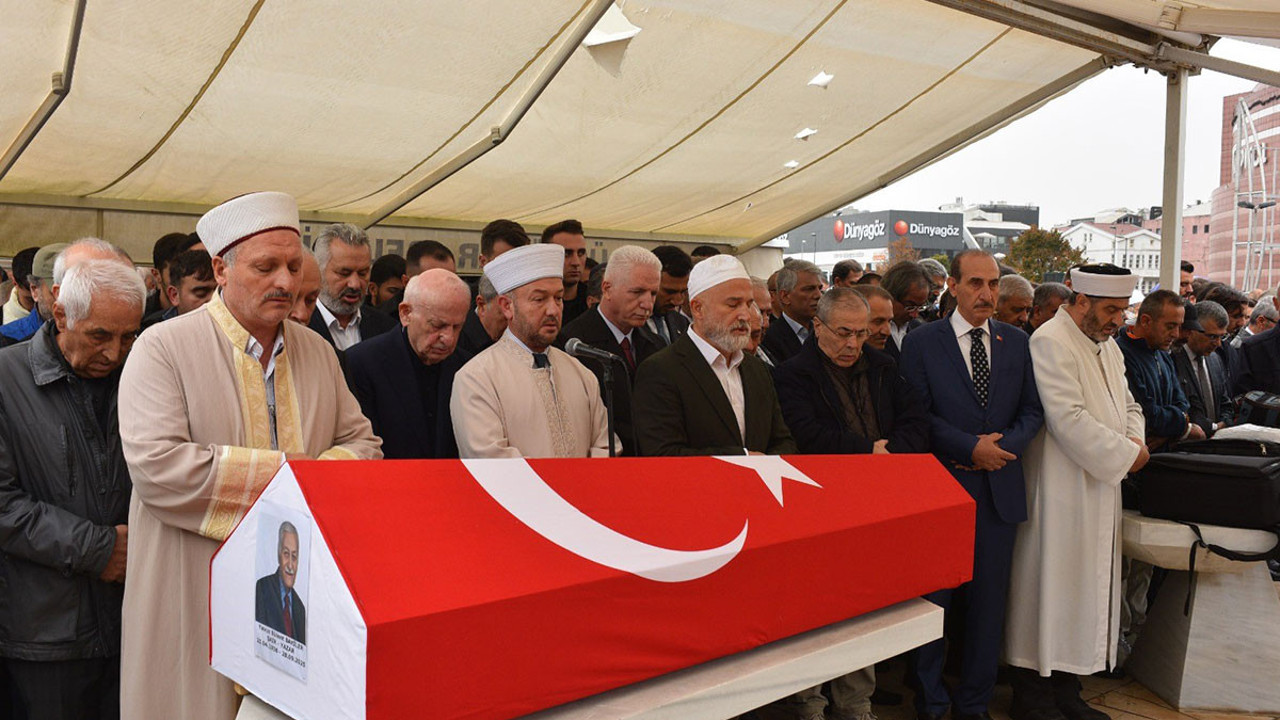 Yavuz Bülent Bakiler son yolculuğuna uğurlandı