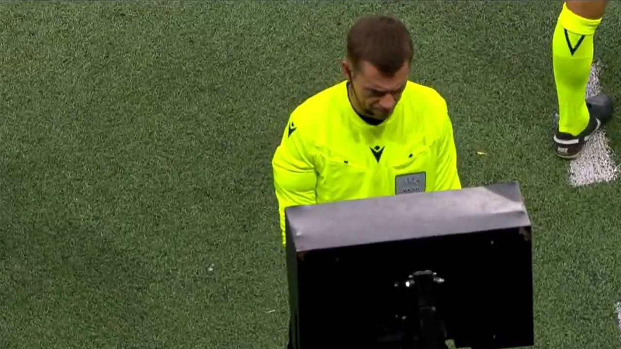 Son dakika VAR'ı! Galatasaray'da yürekler ağıza geldi