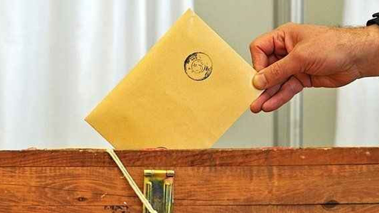 Erdoğan'a hayatının şokunu yaşatacak anket. 2 ünlü anket şirketi VIP üyelerine gönderdi. "Gizli" ibaresi dikkat çekti