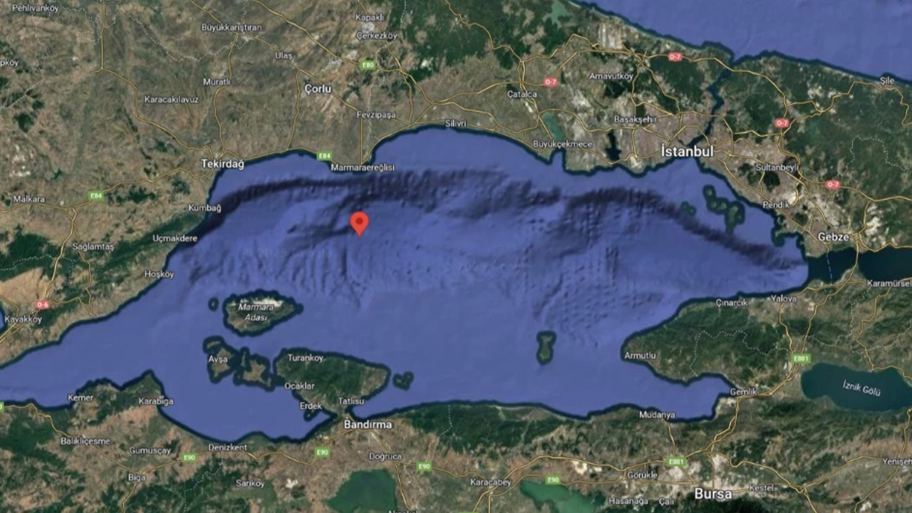 Deprem uzmanlarından kritik açıklamalar peş peşe geldi! 'Tehlike devam ediyor'