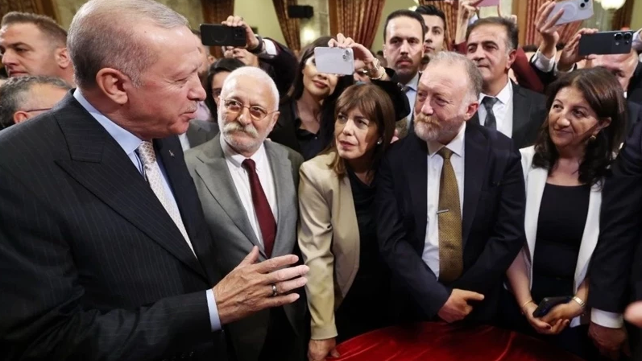 Erdoğan'ın, DEM Parti yakınlığı dikkat çekmişti! İmralı heyetiyle ilgili yeni gelişme