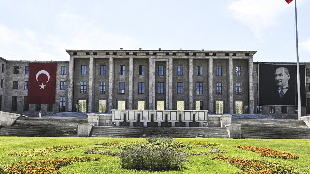 Vekilin oğlundan polislere fırça! Meclis’te neler olmuş neler…