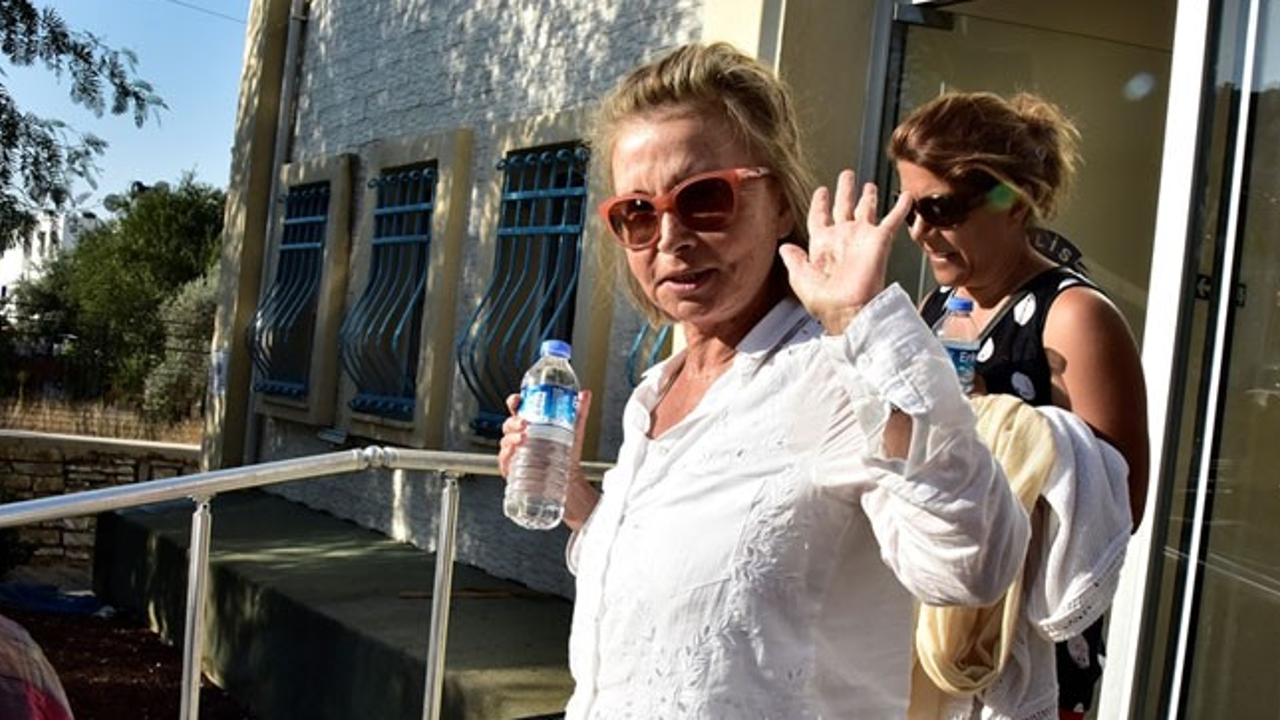 Nazlı Ilıcak'a bir şok daha