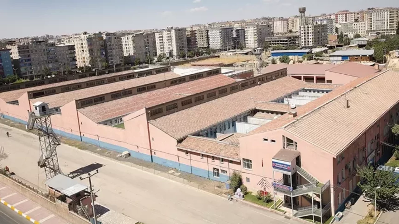 Cezaevleri tıka basa doldu. 2 mapushane rekor kırdı