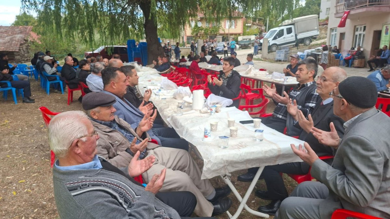 Bin kişilik hayır sofrası: Yukarı Yoncaağaç'ta lezzetli gelenek!