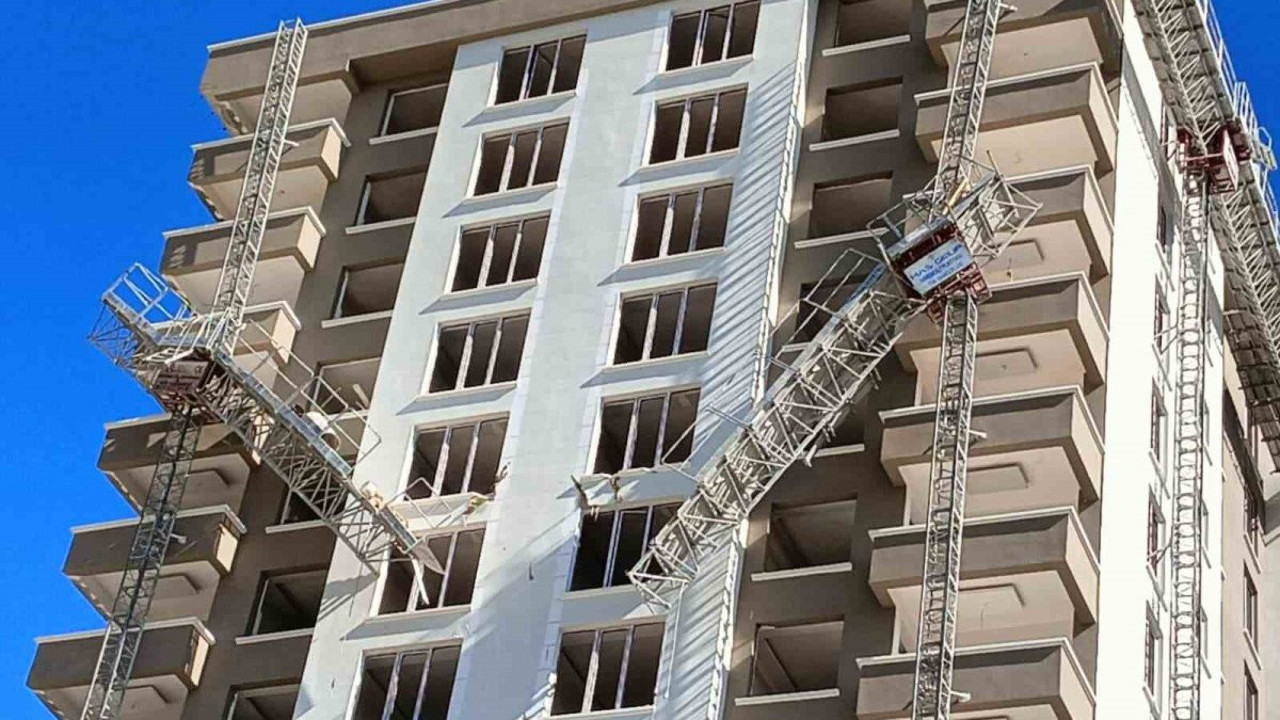 İskele ikiye bölündü: İki işçi hayatını kaybetti