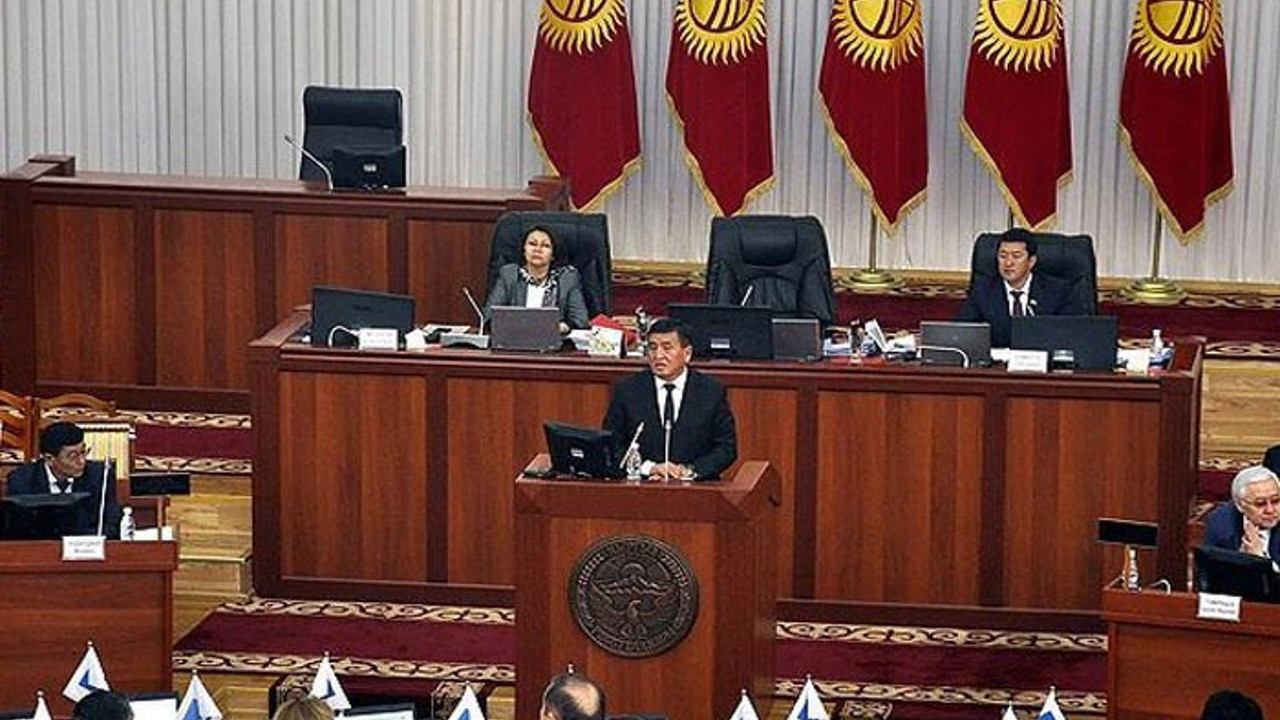 Kırgızistan'da hükümet istifa etti