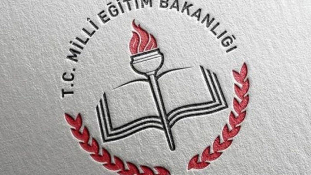 Müfredat hafızasız toplum amaçlıyor