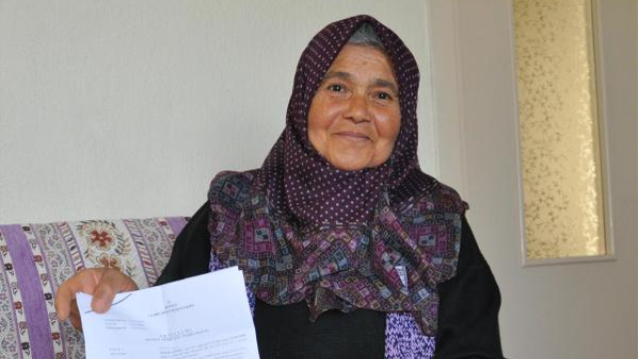 Oğluna fırlattığı terlik silah sayıldı