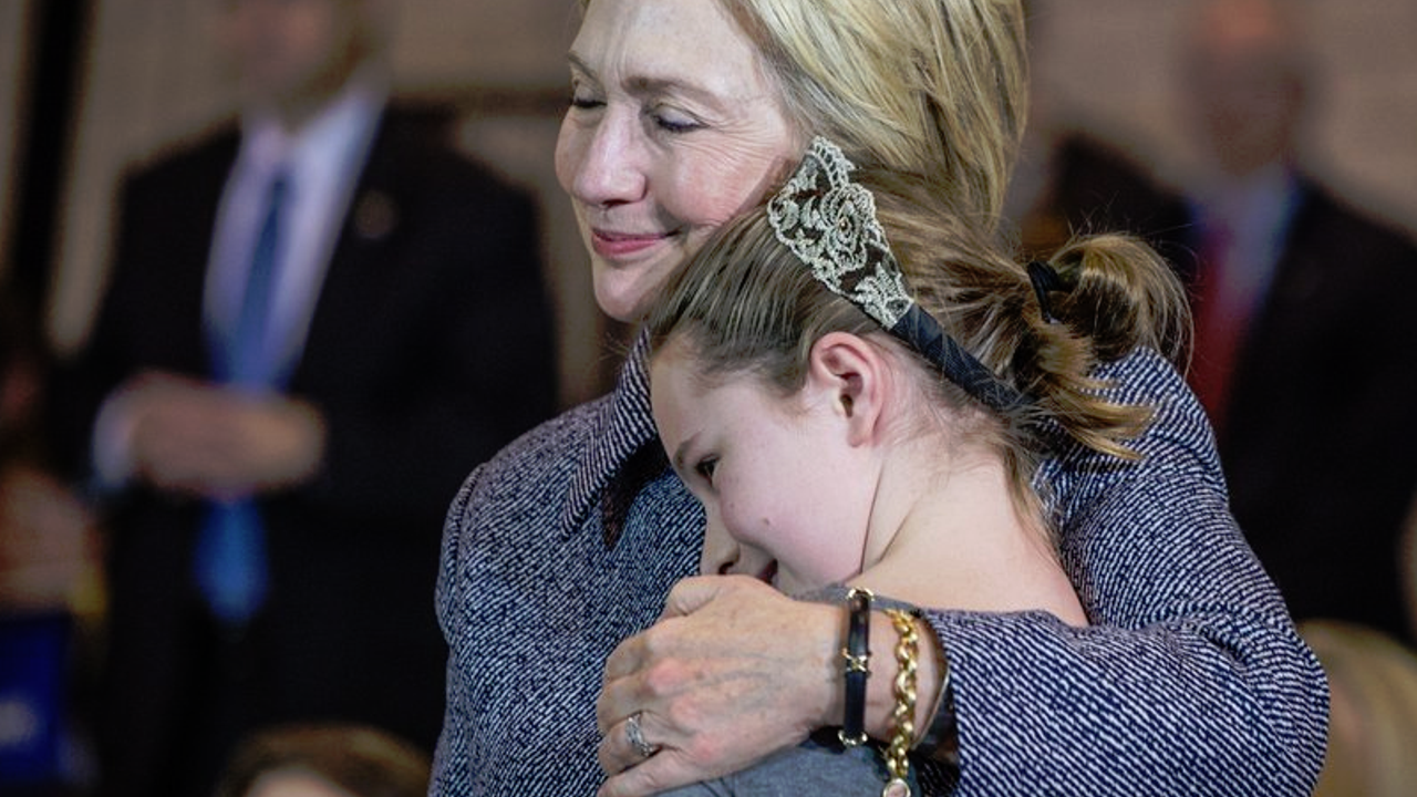 Clinton'dan seçim tweeti