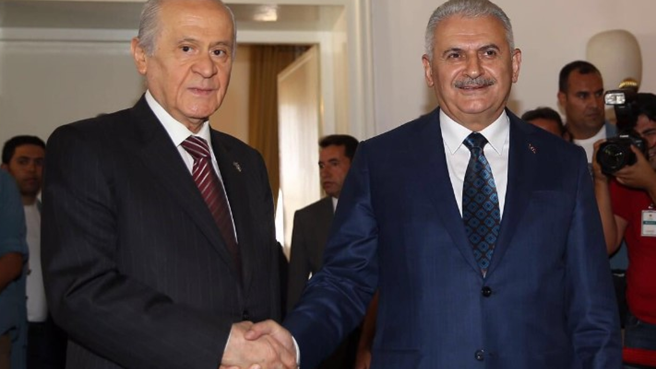 Yeni Akit yazarından görülmemiş Bahçeli desteği