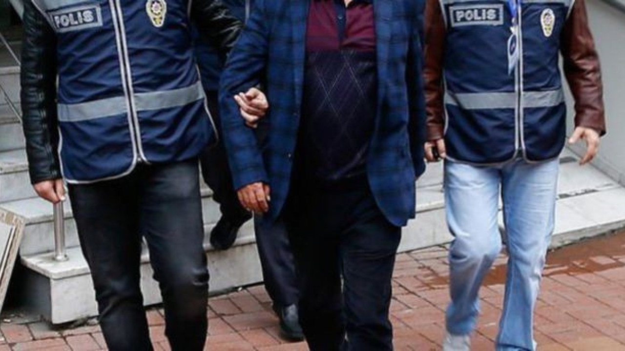 O akademisyenlere tutuklama