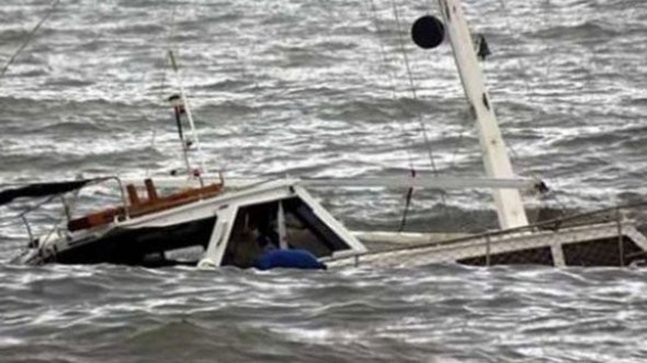 Beylikdüzü’nde tekne alabora oldu