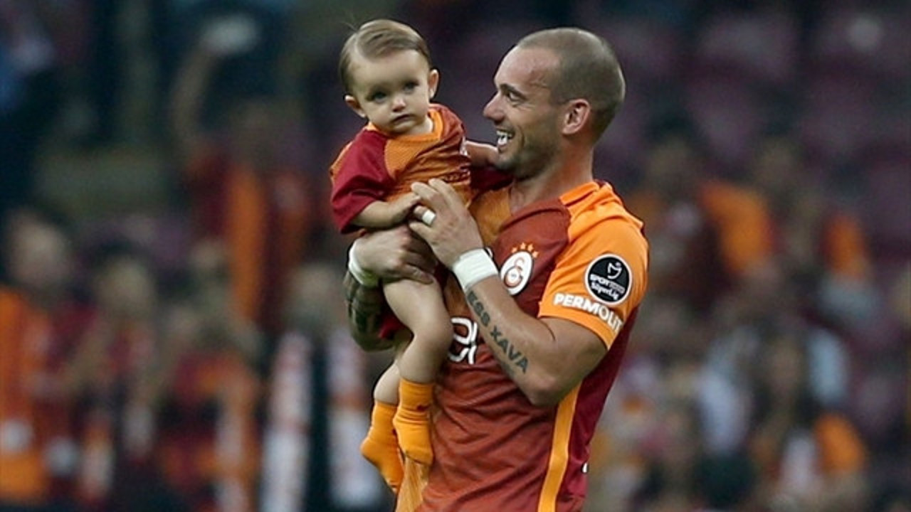 Sneijder'den annesine cevap