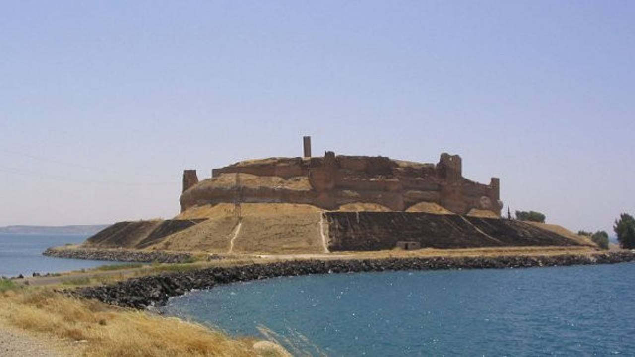 Süleyman Şah Türbesi'nin ilk yeri PKK'nın eline geçti!