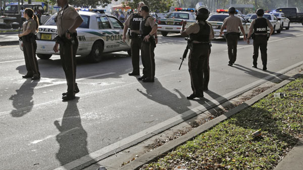 Kalabalığa ateş açıldı!