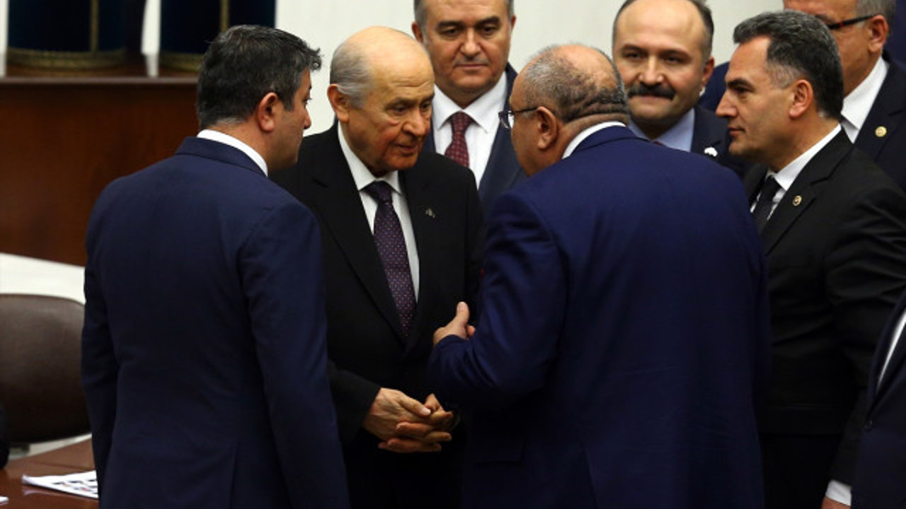 Bahçeli, Türkeş ile sohbet etti
