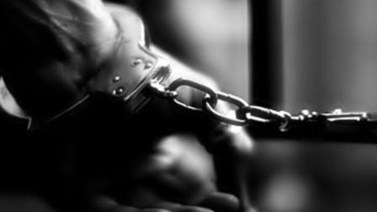 5 yaşındaki çocuğa kelepçe takdılar