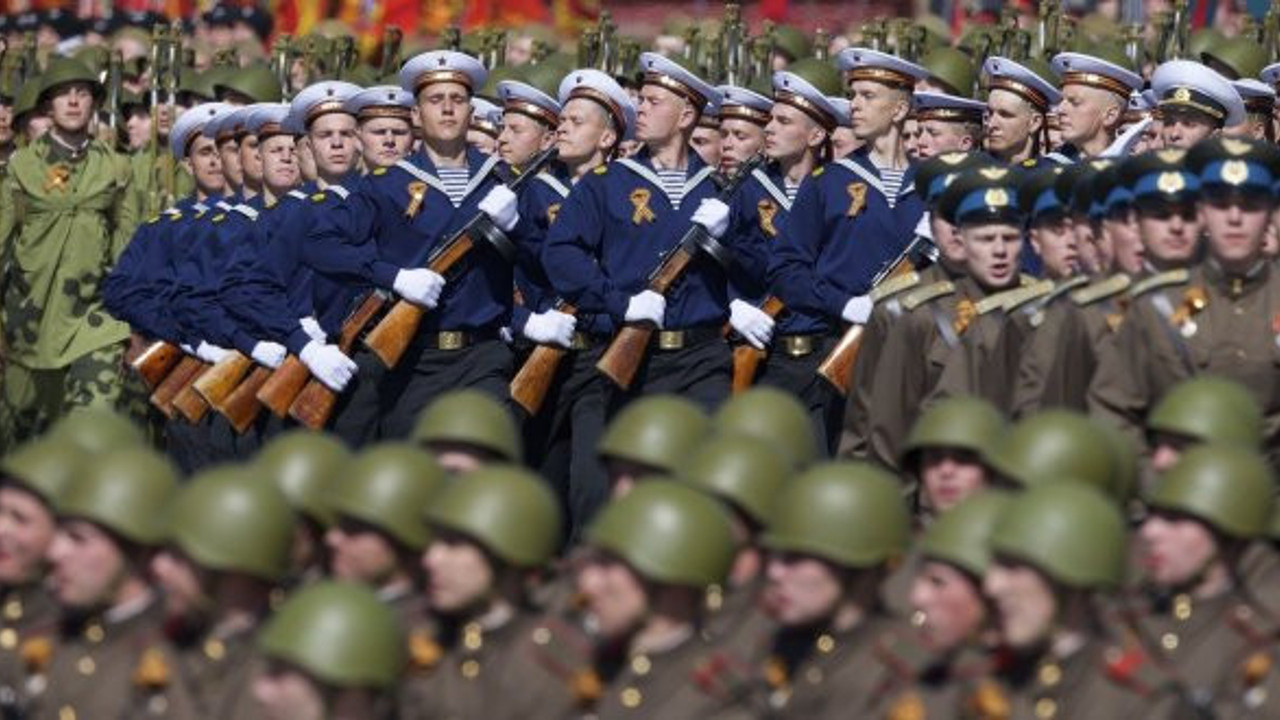 Putin 16 generali görevden aldı!