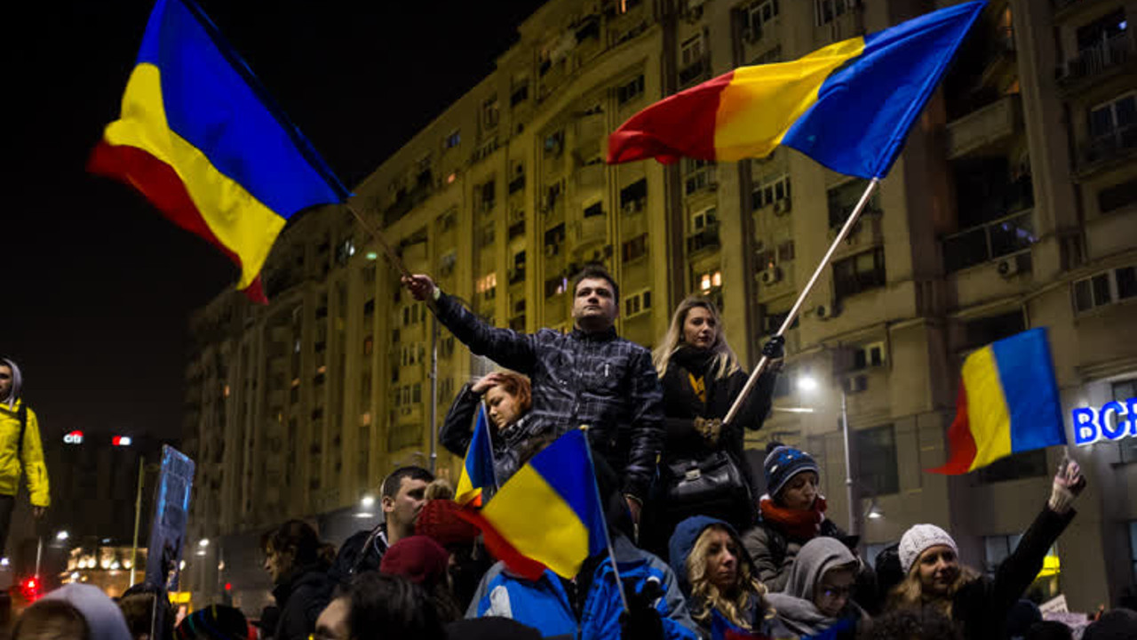 Romanya yolsuzluğa karşı tek yürek oldu