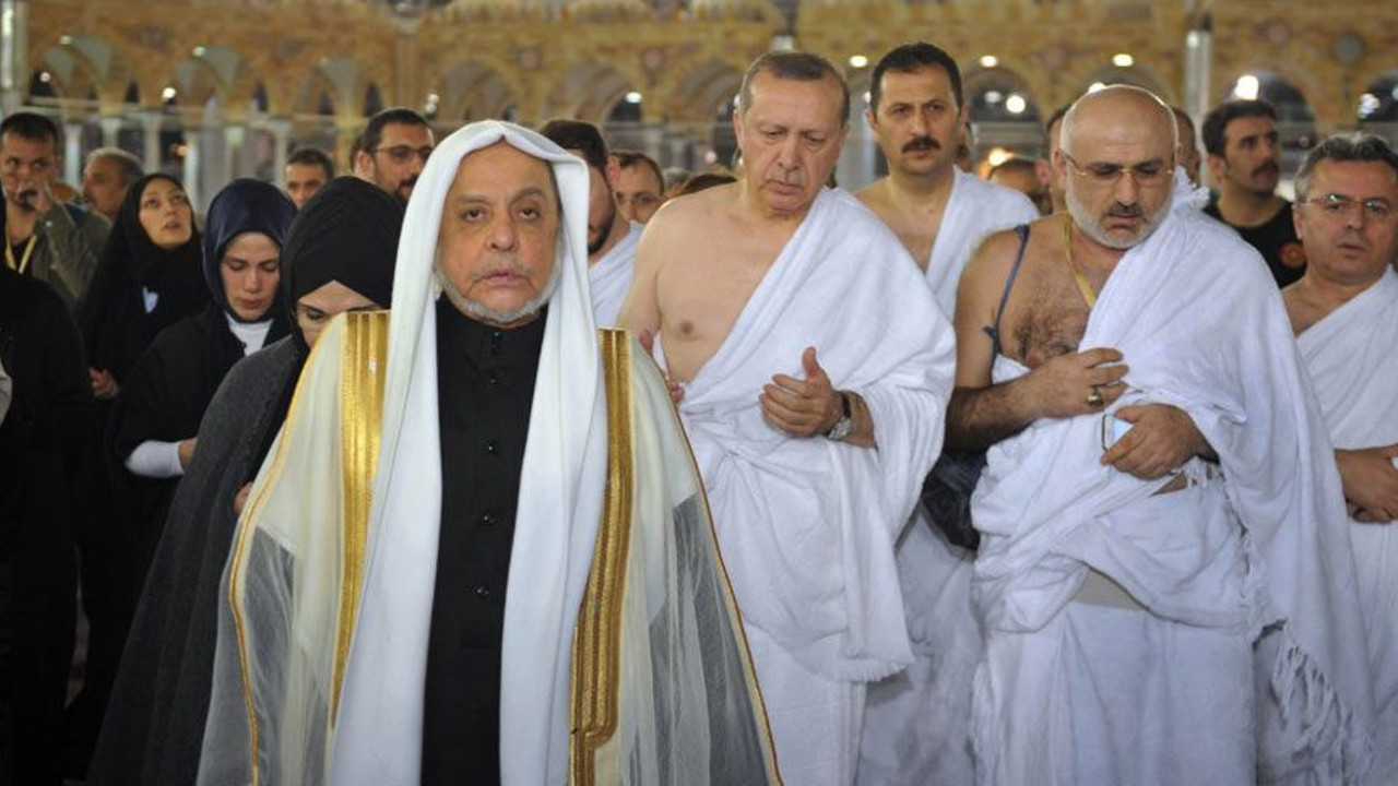 Erdoğan Umre yaptı, Akar ve Fidan eşlik etti